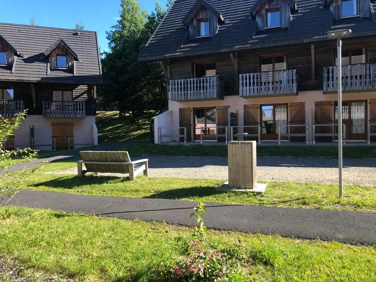 Apartment Super Besse Appartement Le Gite Bessard 6 Couchages Le Bois De La Reine France
