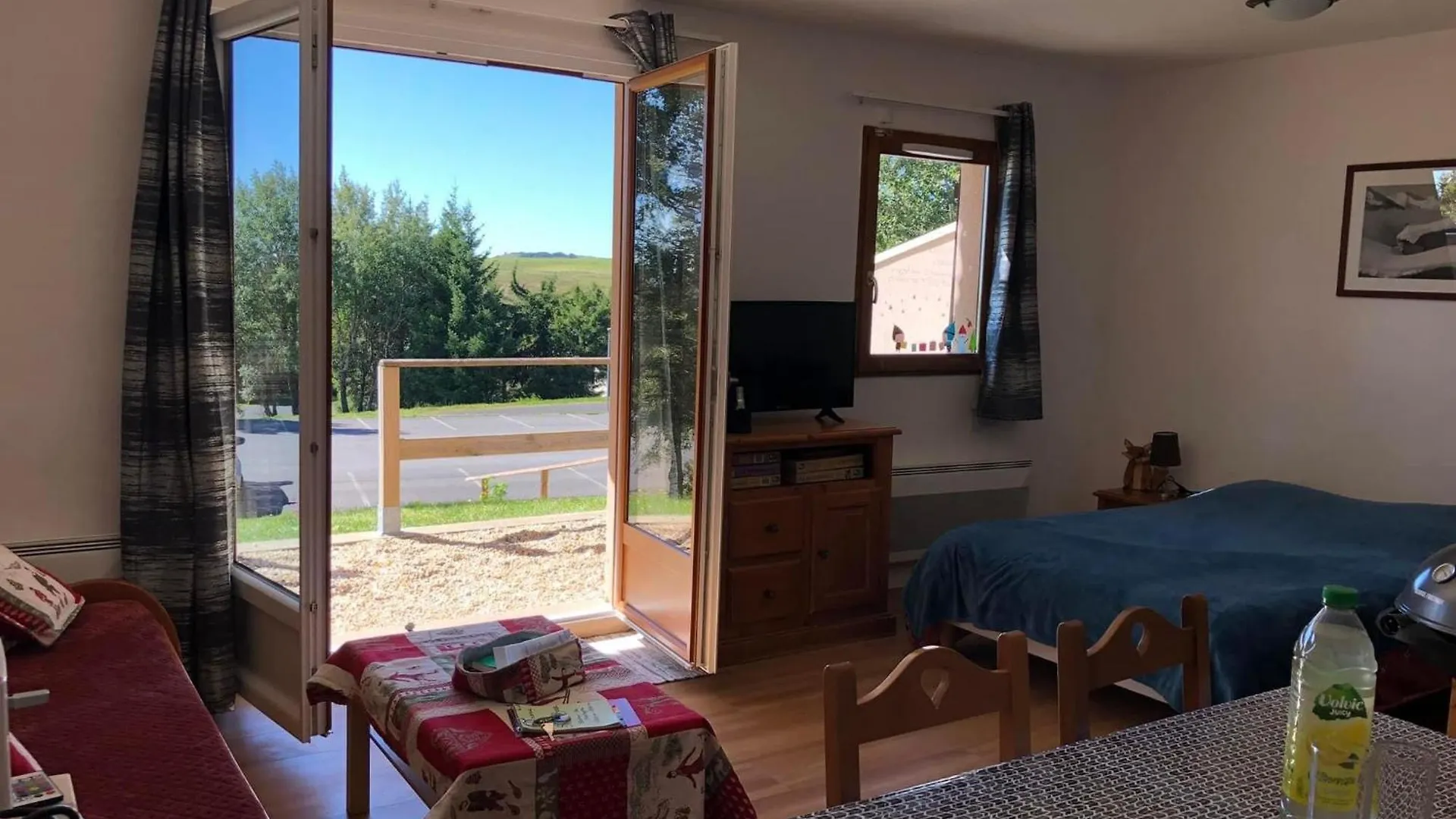 Super Besse Appartement Le Gite Bessard 6 Couchages Le Bois De La Reine France